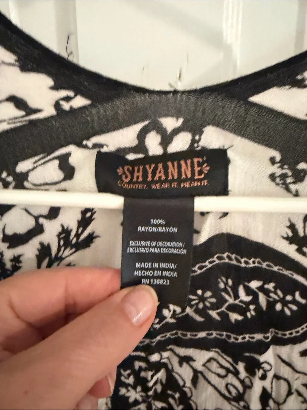 Boot Barn Black and White Paisley Kimono Shawl